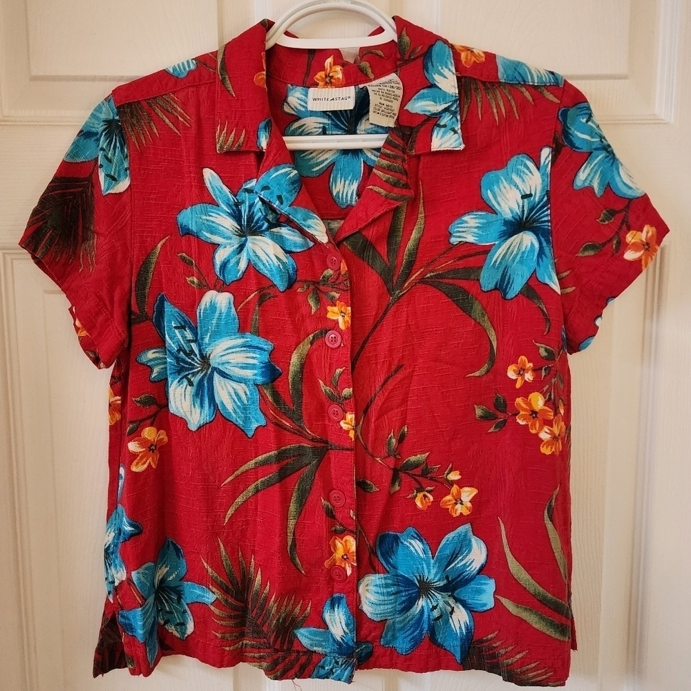 White Stag Women’s Hawaiian Shirt Size Small Red Floral Rayon